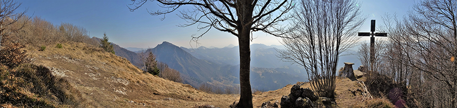 Alla croce (1550 m) di Cima Cornetti (1605 m) con vista panoramica